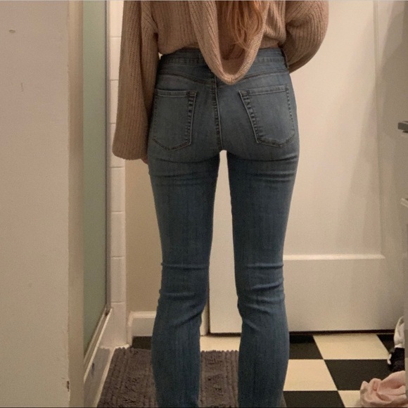 ✨Bullhead Mid Rise Skinny Jeans ✨ - Picture 5 of 13